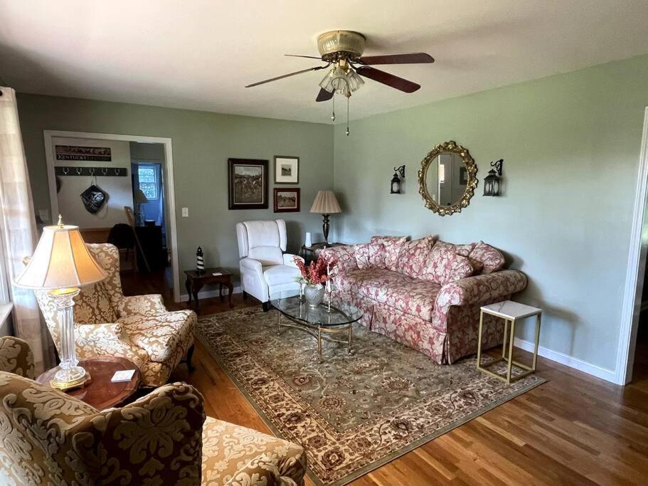 Villa The Bourbon & Horse Country Epicenter Frankfort Exterior foto